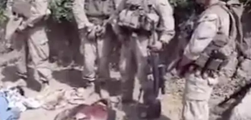 Des GI's urinant sur des cadavres de talibans...