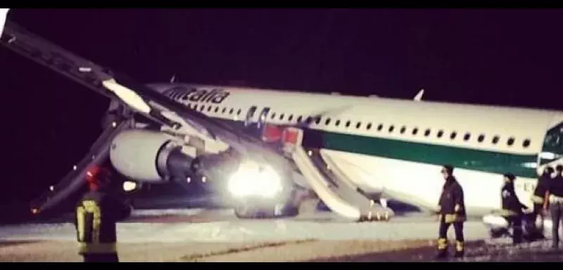 Un Airbus A 320 d'Alitalia n'a pas réussi à ouvrir le train d'atterrissage lors de son atterrissage