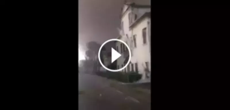 Preuve de la grande violence du phénomène météorologique, voici la vidéo catastrophe de la tornade filmée par l'un des témoins de cette malheureuse scène et diffusée sur la page Facebook Rete Meteo Amatori
