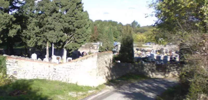 Le suspect réside à 300 mètres des lieux du meurtre de la joggeuse survenu jeudi sur le chemin des Sangliers de Courbessac, un hameau situé aux portes de Nîmes dans le Gard. (© Google Maps)