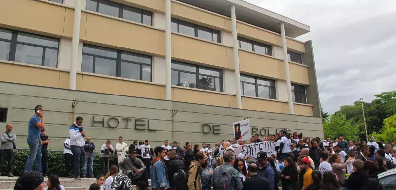 Le 16 mai dernier, plus de 800 personnes avaient demandé ''Justice pour Salah'', jusque devant le commissariat central de Montpellier. (© N.E) 