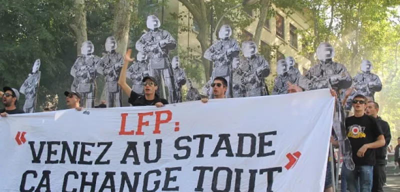 L'une des images fortes de la  manifestation nationale des ultras organisée en octobre, à Montpellier. (© N.E) 
