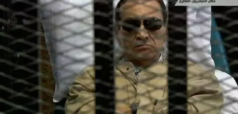 L'ex-président Hosni Mobarak lors de son premier procès... (DR)