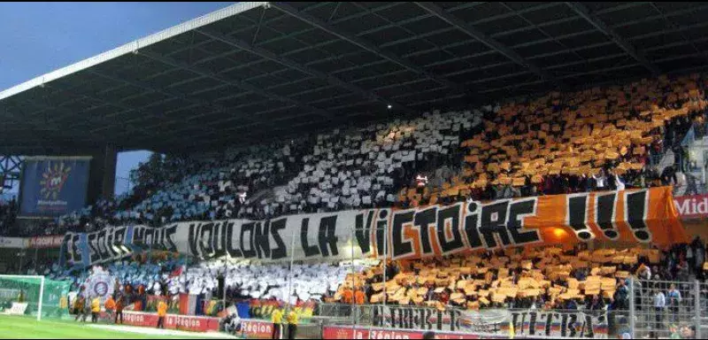 Après 4 mois d'une grève lancée suite à l'affaire Casti, les supporters Ultras de Montpellier ont décidé de remettre beaucoup d'orange et bleu dans les stades. (DR)