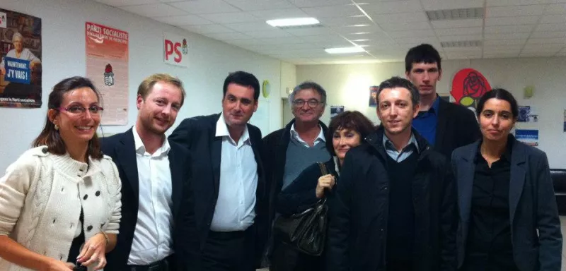 Le jeune Laurent Pradeille (ici, au centre) avait été le premier candidat à se déclarer au poste de premier secrétaire de la fédération socialiste de l'Hérault. (DR)