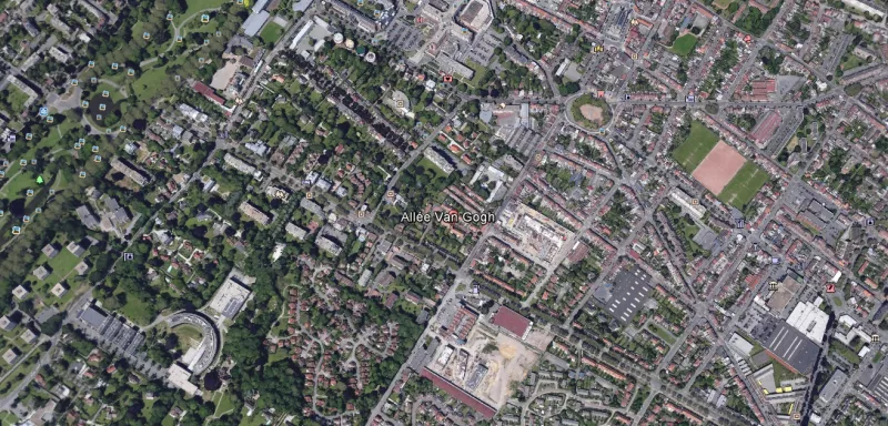 Le quartier pavillonnaire de l’allée Van Gogh est complètement bouclé, le Raid est présent sur les lieux de cette ville française de Roubaix située près de la frontière belge.
