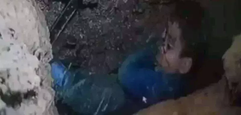 Ryan 5 ans coincé dans un puits suite à une chute à Tamorot, un village de la province de Chefchaouen