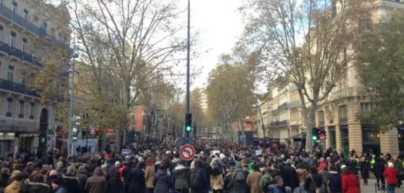 Plus de 12 000 Toulousains ont participé à la marche contre le terrorisme. (© Chlaikhy Loubna/Twitter)