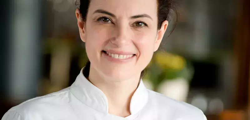 La nouvelle génération de la scène gastronomique turque Née à Istanbul, Aylin Yazicioglu a rejoint le monde de la cuisine pendant sa troisième année de doctorat en philosophie à Cambridge... (DR)