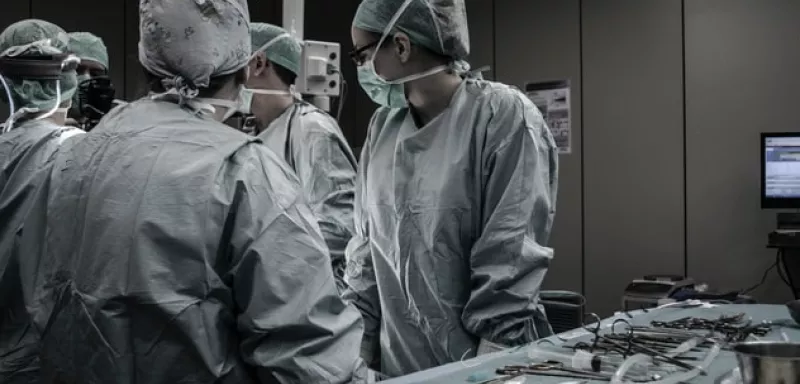 Nicolas Dupont-Aignan a affirmé qu'il y avait «63% aujourd'hui de décès de personnes vaccinées du Covid, dans les hôpitaux»