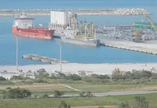 Algérie: un important contrat d’installation pétrolière signé avec le Sud-coréen Daewoo