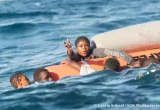 Près de 42 500 migrants sont arrivés par la mer en Espagne depuis le début de l’année et 433 sont morts pendant la traversée... (Photo: SOS Méditerranée)