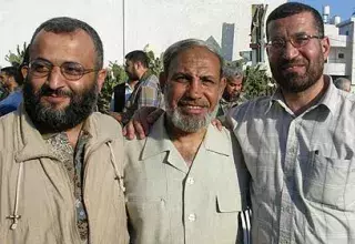 Ahmad Jabari, chef de la branche armée du Hamas, à droite sur la photo... (DR)
