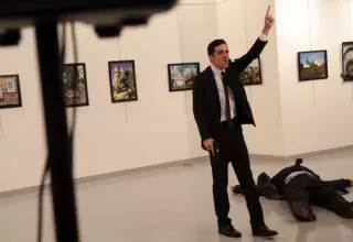 Le diplomate russe a été abattu de plusieurs balles alors qu’il prononçait une allocution lors de l’inauguration d’une exposition d’art dans la capitale turque... (DR)