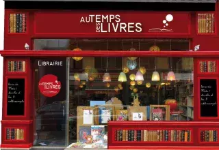 La librairie qui finance les associations de migrants grâce au profits générés par le livre d'Eric Zemmour
