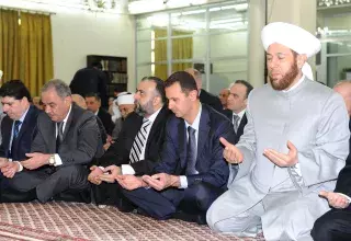 Le président syrien a prié dans la moquée al-Hamad (Xinhua)
