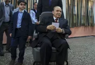 Bouteflika aux urnes lors des élections présidentielles... (DR)