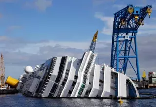 Le Costa Concordia pesant 114.500 tonnes s'était échoué sur des rochers à quelques dizaines de mètres de l'île du Giglio durant la nuit du 13 janvier... (DR)