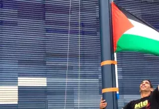 A l'issue de cette action, les manifestants ont symboliquement hissé le drapeau palestinien sur l'Hôtel de Ville de la capitale du Languedoc-Roussillon. (DR) 