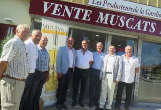 Après Mireval et Frontignan, ce jeudi, le président du Département de l’Hérault aura visité au total quelque 45 caves coopératives d’ici le mois d’octobre. (© N.E)