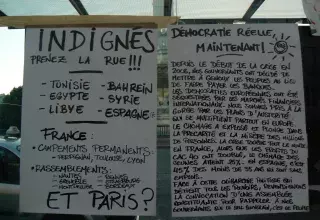 Des affiches du mouvement des indignés à Paris. (DR)