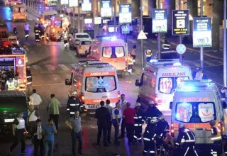 selon le ministre turc de la justice, « un terroriste a commencé à tirer avec une kalachnikov puis s'est fait exploser » dans l’enceinte de l’aéroport Atatürk... (DR)