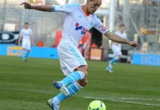 Foued Kadir, le milieu de terrain de l'Olympique de Marseille, est également international algérien. Ce soir, avec sa sélection, il affronte le Bénin, en éliminatoires pour la coupe du monde. (Capture d'écran du site internet de l'OM)