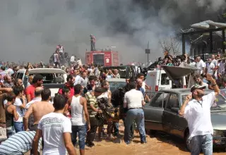 le double attentat meurtrier qui a visé vendredi deux mosquées à Tripoli a fait plus de 40 morts... (Xinhua)
