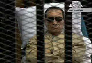 L'ex-président Hosni Mobarak lors de son premier procès... (DR)