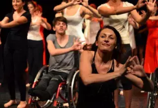 Lauréate 2017 de la Fondation BP Sud, Mozaïk fait danser ensemble les personnes en situation de handicap et celles dites "valides".