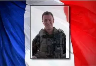 Pierre-Olivier Lumineau a perdu la vie dans un attentat suicide la veille des élections législatives françaises, alors que François Hollande avait annoncé le retrait des troupes armés... (DR)
