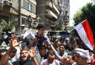 manifestations devant l'ambassade israélienne au Caire (Photo: Xinhua)
