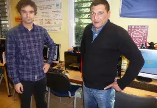 Sur de gauche à droite: Guillaume TESSEYRE, forgeur numérique pour le pôle 3D et Youcef BOUCHAALA directeur d'Avenir 84... (DR)