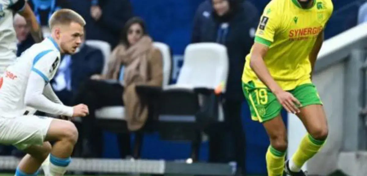 Youssef El-Arabi en action lors du match OM-Nantes, avec le hors-jeu actif qui a causé lannulation de son but