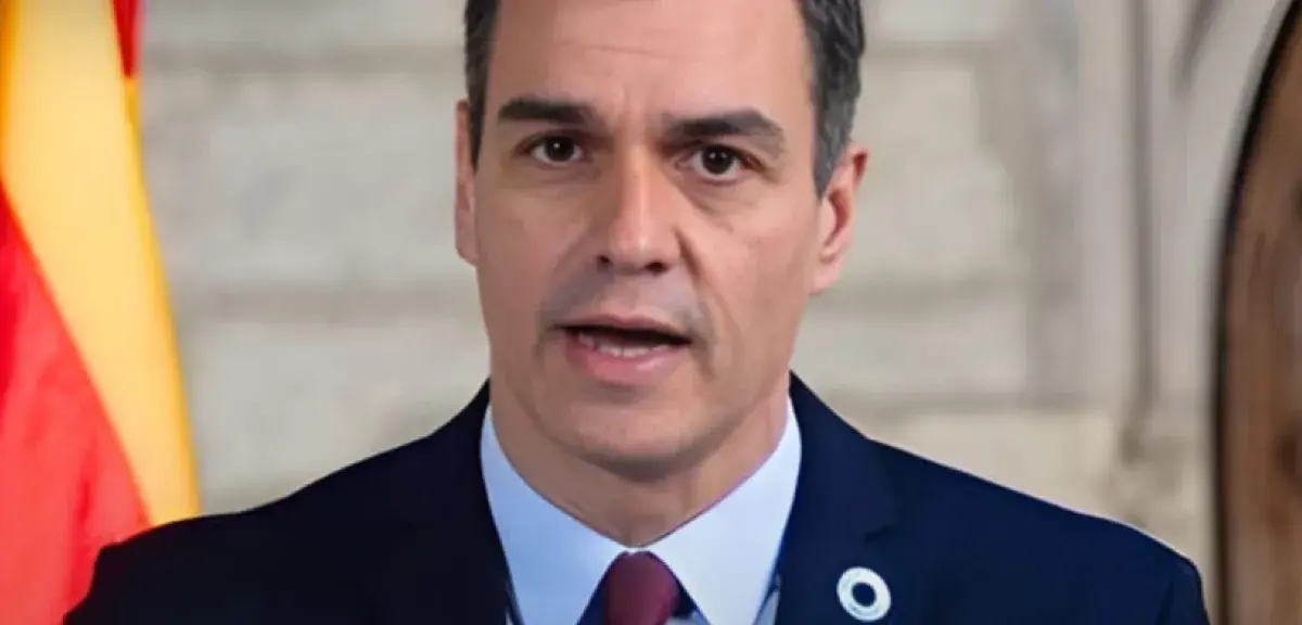 Le Premier ministre espagnol Pedro Sánchez lors d'une conférence de presse sur la position de l'Espagne face aux frappes contre l'Iran