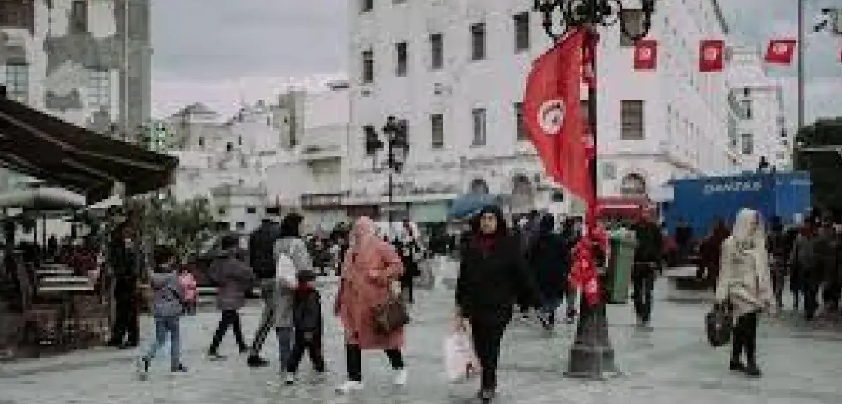 Forte baisse de l'affluence des touristes algériens en Tunisie fin 2025. Les nouvelles restrictions sur l'allocation touristique vident les postes-frontières