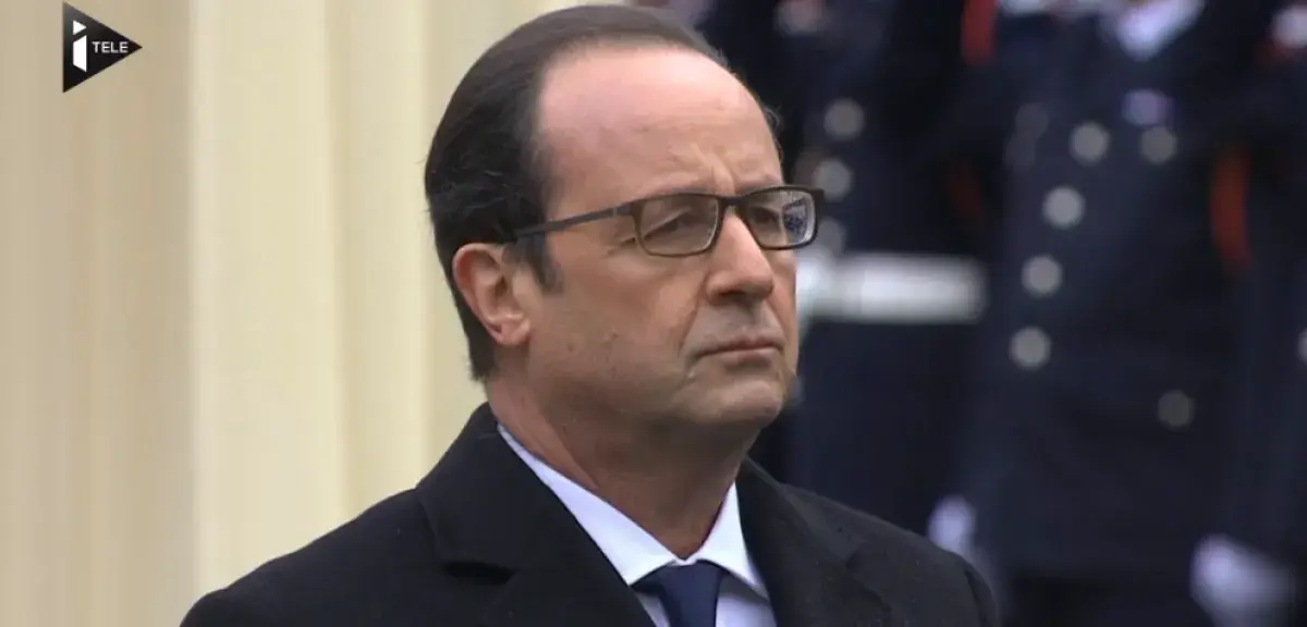 François Hollande, le président de la République française, a rendu un hommage émouvant et fort aux trois policiers morts pour la France. (Capture d'écran iTELE) 
