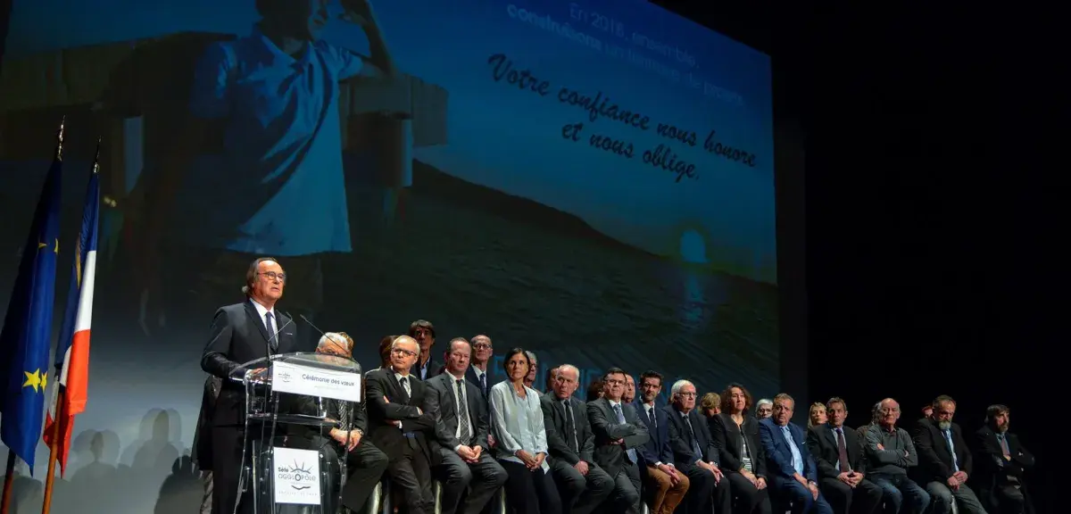 "Comme vous l’avez vu dans ce film et sur nos cartes de vœux, nous avons choisi de faire de la confiance le leitmotiv de ce début d’année 2018", a commencé François Commeinhes, président de Sète Agglopôle Méditerranée.