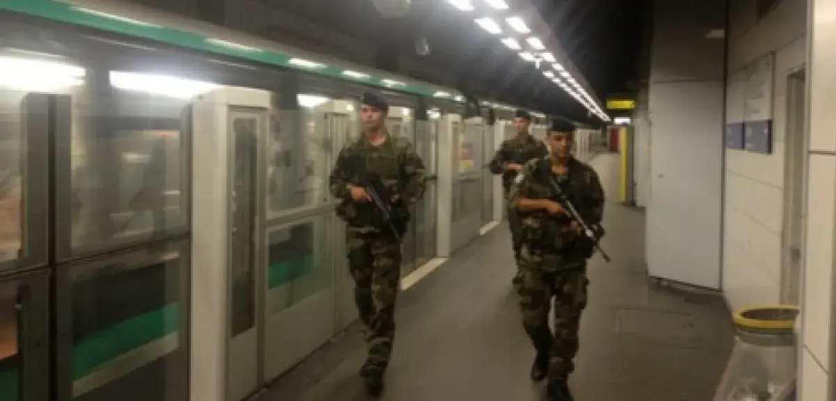  les mesures renforcées concernent surtout les transports (ferroviaires et aériens), la sécurité des bâtiments recevant du public, et celle des différents rassemblements... (DR)