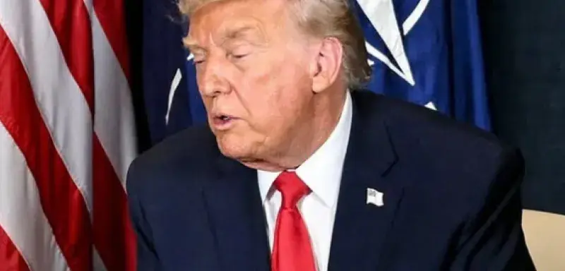 Donald Trump annonce la suspension des droits de douane européens après un accord-cadre sur le Groenland