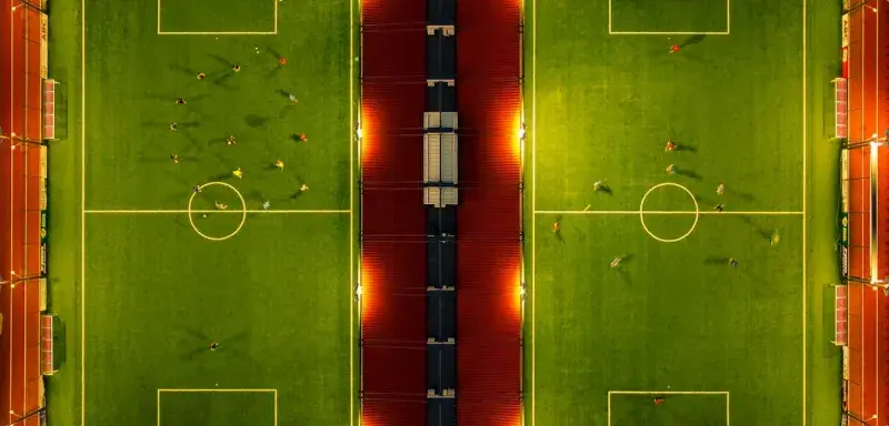 Joueur de football sur le terrain lors d'un match