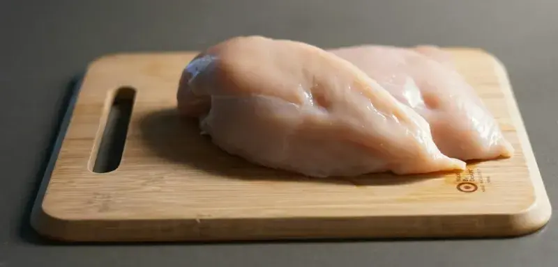 Illustration pour l article: France : du poulet halal contaminé rappelé massivement pour risque de salmonelle