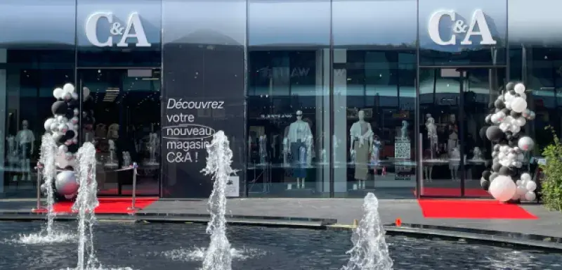 Devanture d'un magasin C&A en France, enseigne de prêt-à-porter menacée de fermeture