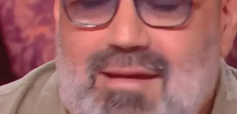 Illustration pour l'article: Chez Cyril hanouna le fils de Bernard tapi raconte comment sa montre lui a sauvé la vie