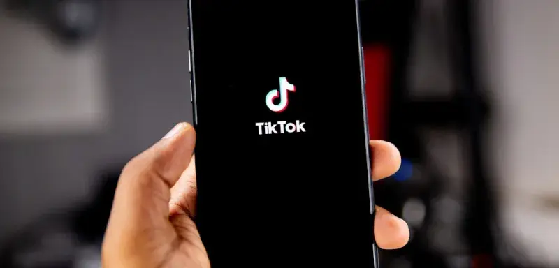 Téléphone mobile avec application TikTok