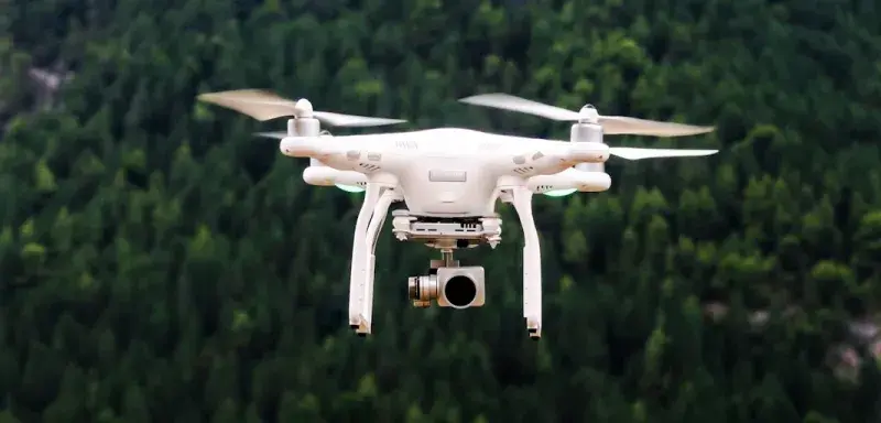 Un drone en vol dans le ciel européen