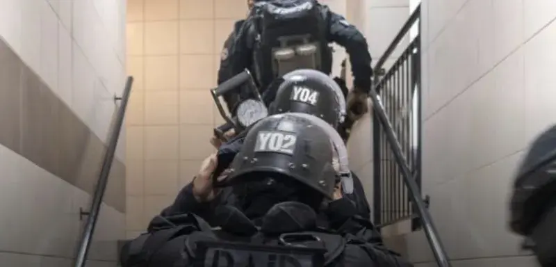 Illustration pour l'article: Un homme de 37 ans expliquant avoir voulu « tester la fiabilité et la surveillance de l'intelligence