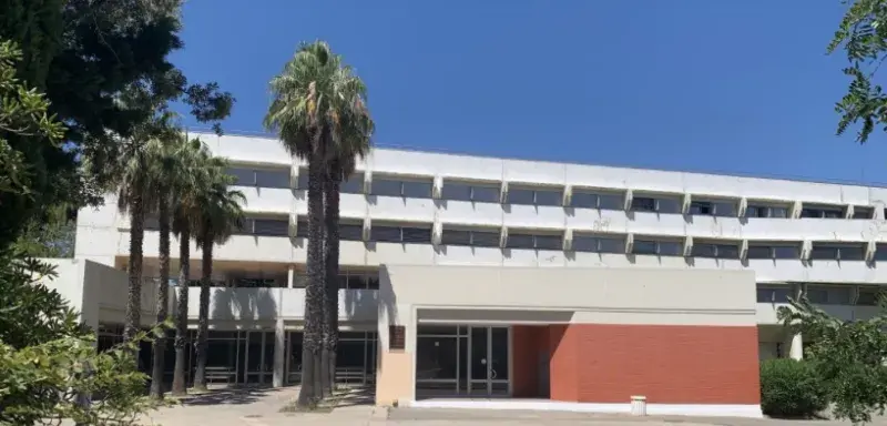 Dispositif de CRS devant le lycée Marseilleveyre à Marseille, jeudi 15 octobre 2026