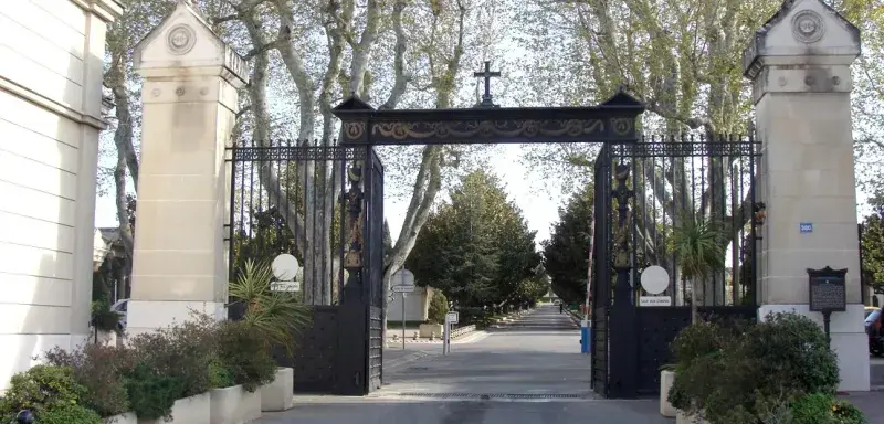 Des agents municipaux sont soupçonnés d’avoir détourné des ossements, des dentiers et même des dents en or