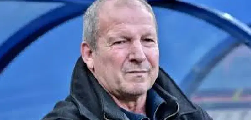 Rolland Courbis, figure du foot français et ancien entraîneur de l’OM, est mort à 72 ans. Un hommage à un homme passionné, libre et inoubliable.